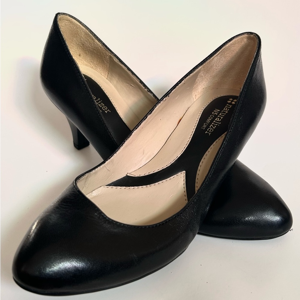 Naturalizer Deino Black Pumps